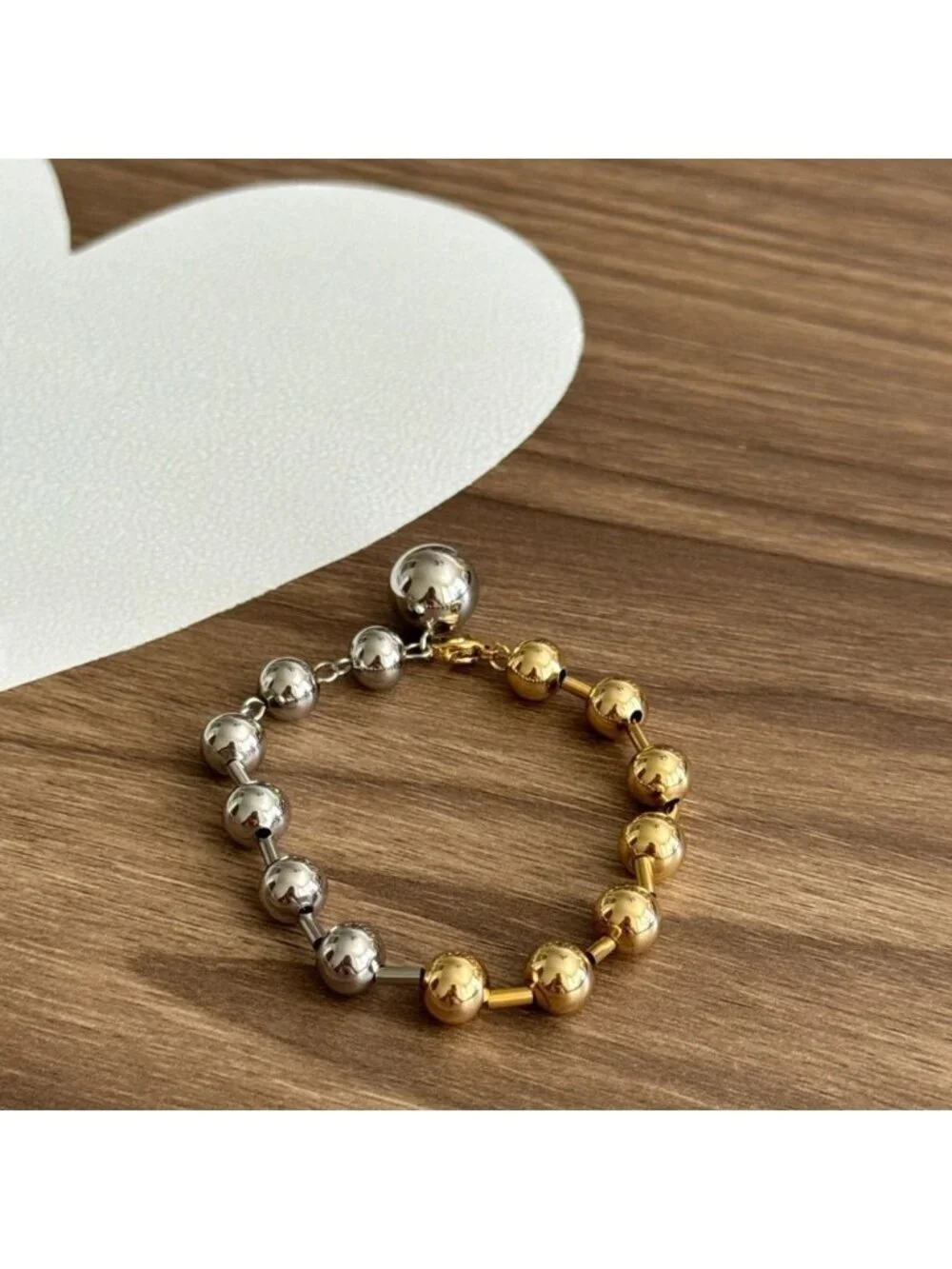Elegant Two-Tone Beaded Bracelet Q27